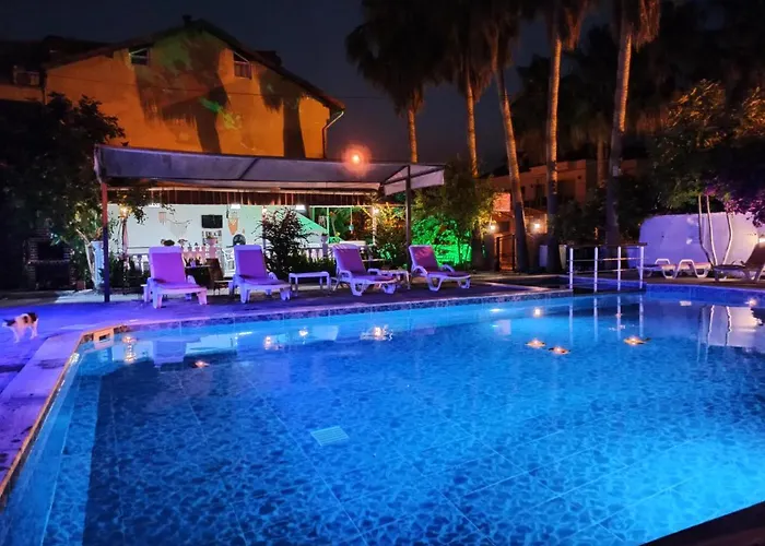 Isil Apartmanhotel 4*