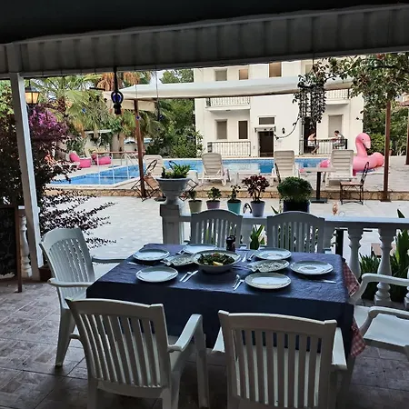 Ξενοδοχείο με διαμερίσματα Isil Dalyan