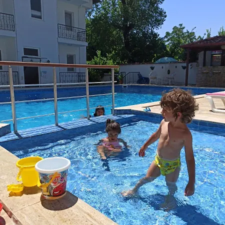 Ξενοδοχείο με διαμερίσματα Isil Dalyan