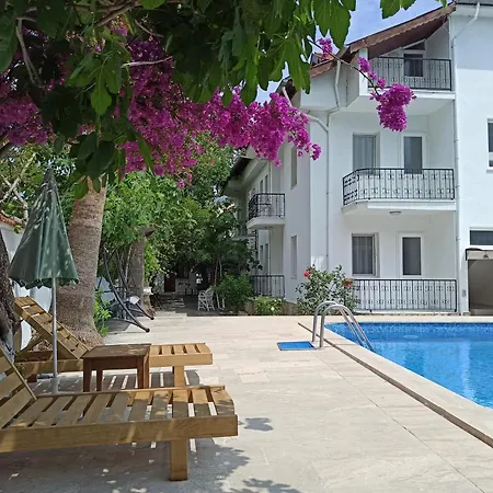 Ξενοδοχείο με διαμερίσματα Isil Dalyan