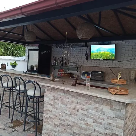 Ξενοδοχείο με διαμερίσματα Isil Dalyan